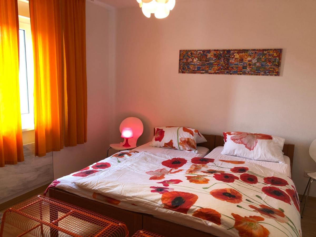 Altstadt Naehe 7 Min Fussweg Ueber Alte Maibruecke Zu Pension Mit Balkon & Garten, Ideal For Long Stay, Relocation Ochsenfurt Eksteriør bilde