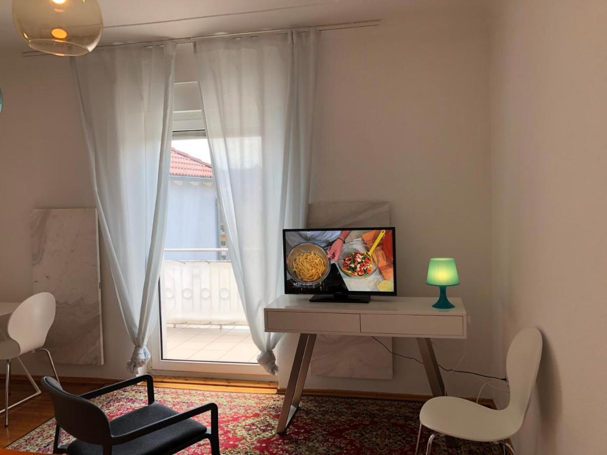 Altstadt Naehe 7 Min Fussweg Ueber Alte Maibruecke Zu Pension Mit Balkon & Garten, Ideal For Long Stay, Relocation Ochsenfurt Eksteriør bilde