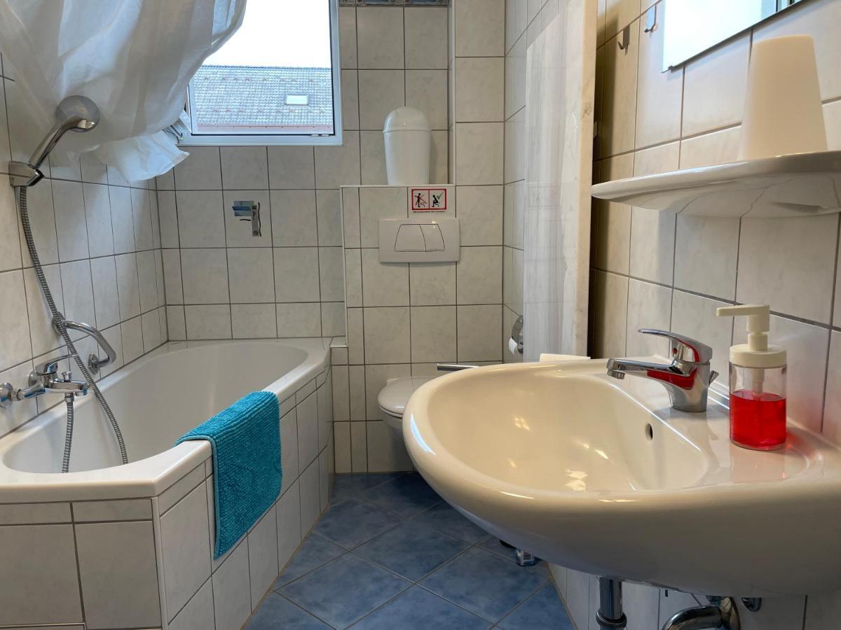 Altstadt Naehe 7 Min Fussweg Ueber Alte Maibruecke Zu Pension Mit Balkon & Garten, Ideal For Long Stay, Relocation Ochsenfurt Eksteriør bilde