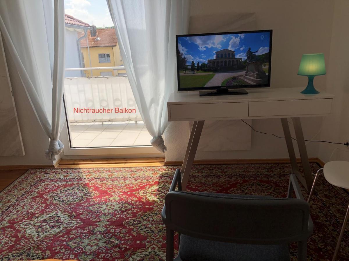 Altstadt Naehe 7 Min Fussweg Ueber Alte Maibruecke Zu Pension Mit Balkon & Garten, Ideal For Long Stay, Relocation Ochsenfurt Eksteriør bilde