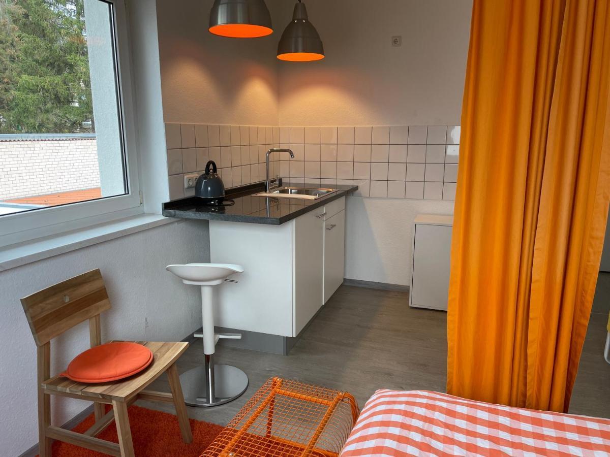 Altstadt Naehe 7 Min Fussweg Ueber Alte Maibruecke Zu Pension Mit Balkon & Garten, Ideal For Long Stay, Relocation Ochsenfurt Eksteriør bilde
